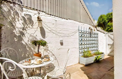 Port-Eynon Cottage | Beautiful old cottage on the Gower coast