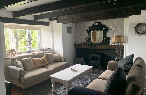 Port-Eynon Cottage | Beautiful old cottage on the Gower coast