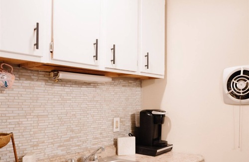 Neighborhood of the Arts Apartment | Beautiful One Bedroom Apartment in The Neighbor of the Art