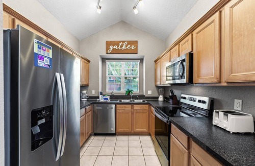 Clear Creek House | Beautiful Pool Home In Peaceful Community With Game Room & Close to Theme Parks