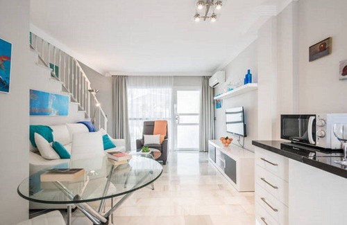 Urbanizacion Hacienda las Chapas House | Beautiful Poolside Corner Luxurious Villa Garden Walk to Beaches