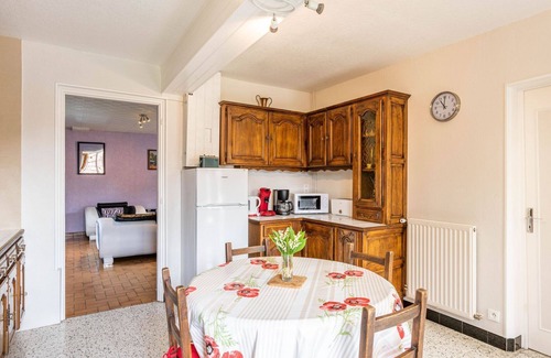 Mesnieres-en-Bray House | Beautiful private villa for 4 guests with WIFI, TV, terrace and pets allowed