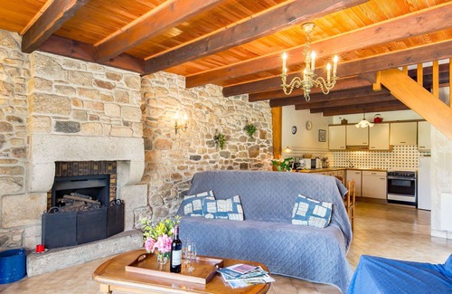 Saint-Pol-de-Leon House | Beautiful private villa for 4 guests with WIFI, TV, terrace, pets allowed and parking