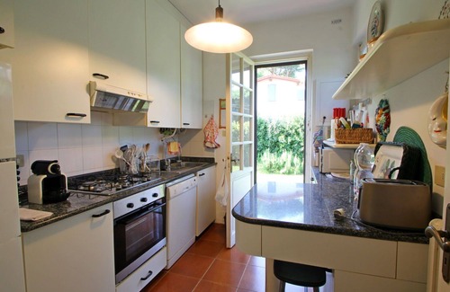 Ronchi Villa | Beautiful private villa for 8 people with A/C, WIFI, TV and pets allowed, close to Forte Dei Marmi