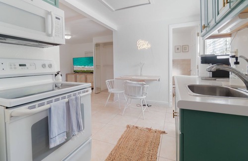 Southwest Cottage | Beautiful Private Costal Cottage -10 minutes from prestigious beaches & downtown