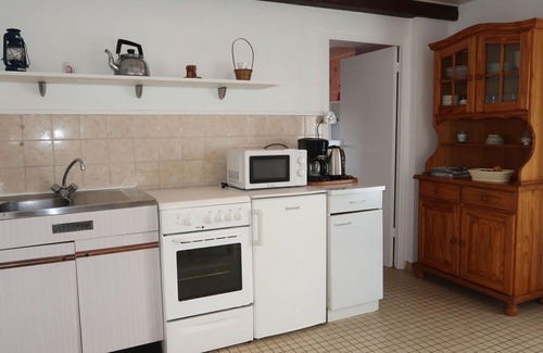 Plounevez-Lochrist House | Beautiful private villa for 2 people with pets allowed and parking