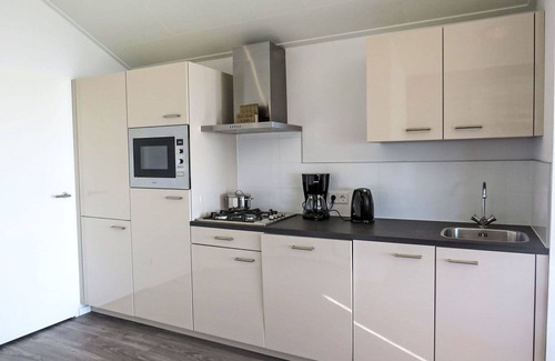 Bovenkarspel House | Beautiful private villa for 5 people with WIFI, TV and terrace