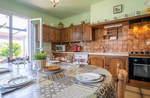 Arcangues House | Beautiful private villa for 8 guests with private pool, WIFI, TV, terrace and pets allowed