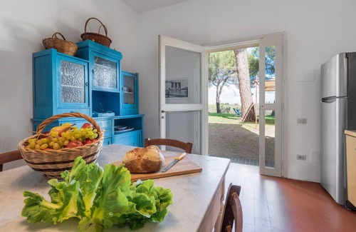 Follonica House | Beautiful private villa for 11 people with WIFI, A/C, TV and patio