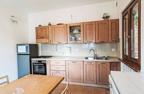 Malcesine Villa | Beautiful private villa for 4 people with WIFI, A/C, TV, patio and pets allowed