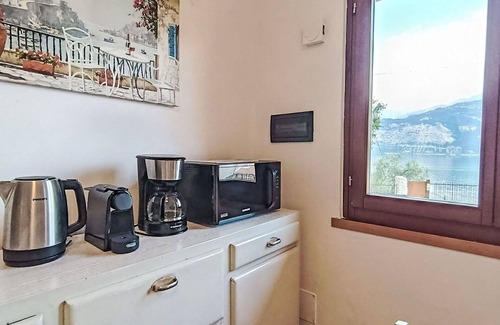 Malcesine Villa | Beautiful private villa for 4 people with WIFI, A/C, TV, patio and pets allowed