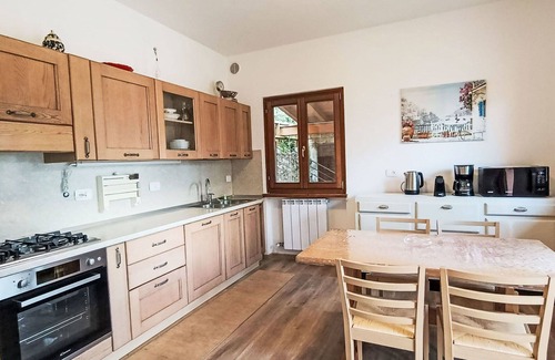 Malcesine Villa | Beautiful private villa for 4 people with WIFI, A/C, TV, patio and pets allowed