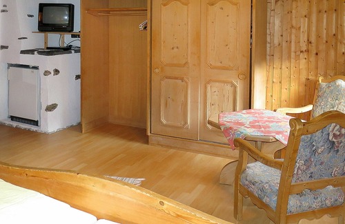 Strengen House | Beautiful private villa for 10 guests with TV, terrace and parking