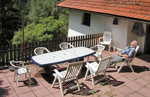 Strengen House | Beautiful private villa for 10 guests with TV, terrace and parking