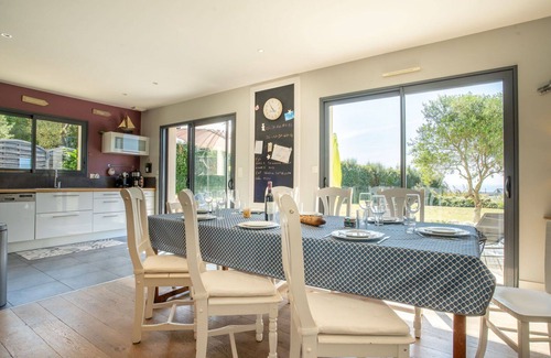 Plouarzel House | Beautiful private villa for 10 people with WIFI, TV, terrace and pets allowed
