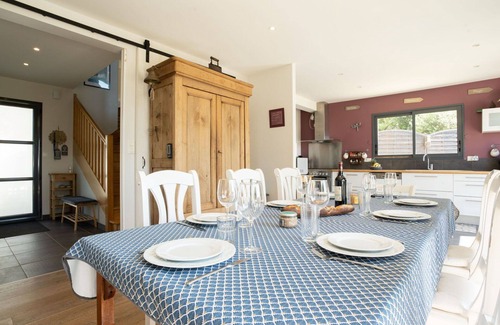 Plouarzel House | Beautiful private villa for 10 people with WIFI, TV, terrace and pets allowed