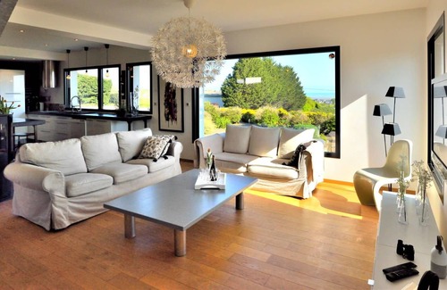Langueux House | Beautiful private villa for 6 guests with WIFI, TV, terrace and parking