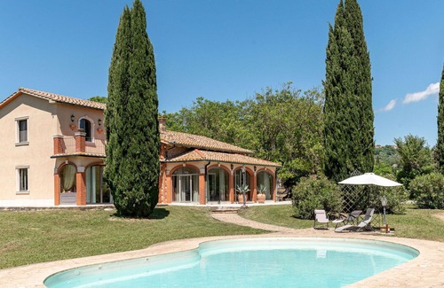 Manciano Villa | Beautiful private villa for 9 guests with A/C, WIFI, private pool, patio and pets allowed