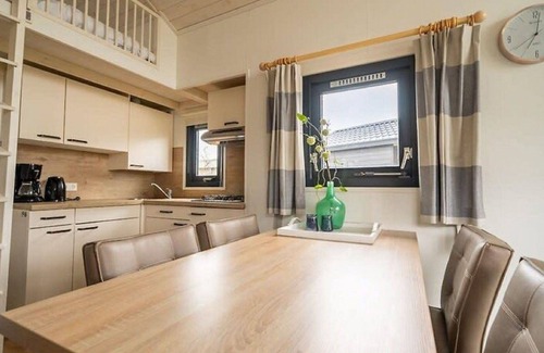 Nunspeet House | Beautiful private villa for 4 people with WIFI, pool, TV and terrace