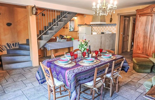 Blassac House | Beautiful private villa for 6 guests with WIFI, TV, terrace, pets allowed and parking