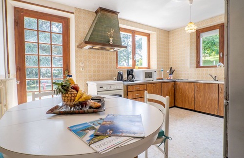 Treflez House | Beautiful private villa for 6 people with TV, terrace and parking