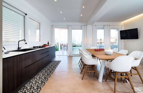 Reitani Villa | Beautiful private villa with hot tub, A/C, WIFI, private pool, TV, terrace, panoramic view, parking