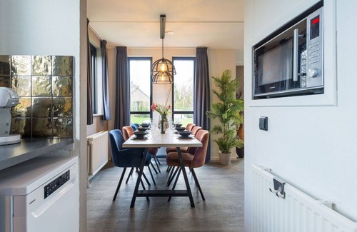Ewijk House | Beautiful private villa for 6 people with pool, hot tub, WIFI, TV and pets allowed