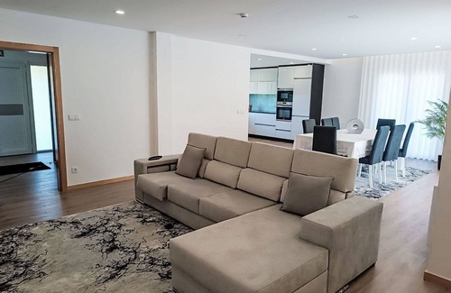 Esposende Villa | Beautiful private villa for 6 guests with private pool, WIFI, TV, patio and panoramic view