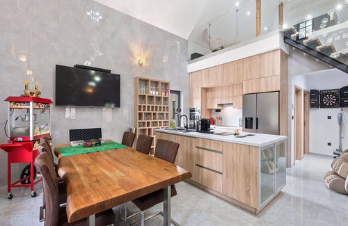 Dolni Laz House | Beautiful private villa for 8 people with WIFI, hot tub, TV, terrace, pets allowed and parking