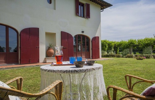 Lari Villa | Beautiful private villa for 9 people with WIFI, TV and patio