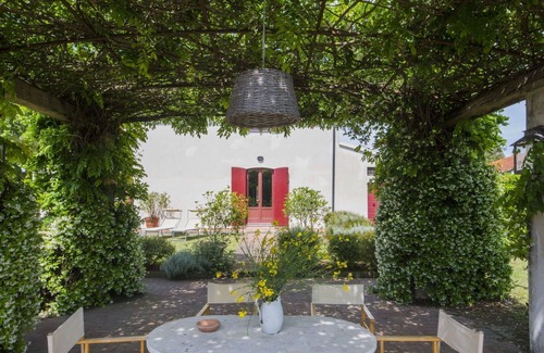 Lari Villa | Beautiful private villa for 9 people with WIFI, TV and patio
