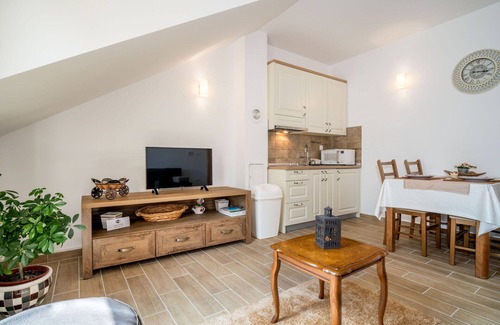 Senj House | Beautiful private villa for 12 people with private pool, WIFI, TV, terrace, pets allowed and par.