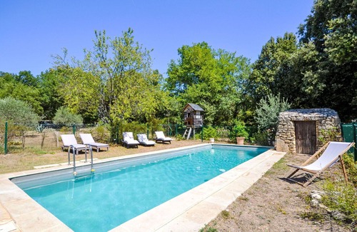Apt House | Beautiful private villa for 5 people with private pool, WIFI, TV and patio