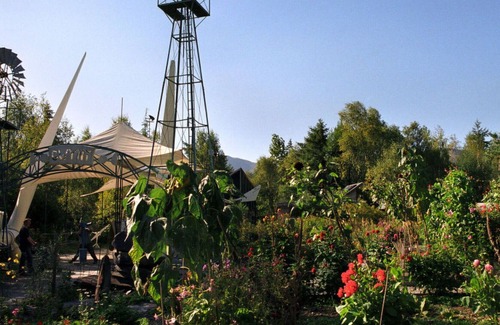 Derwenlas Villa | Beautiful private villa for 10 people with WIFI, hot tub, TV, patio, panoramic view and parking