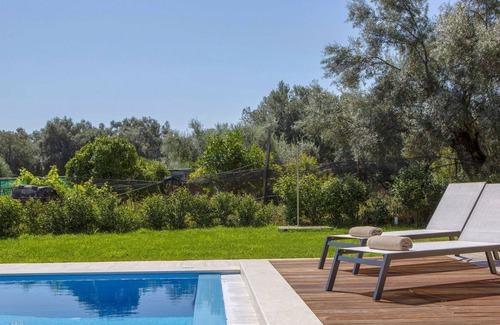 Agios Ioannis Villa | Beautiful private villa for 8 people with A/C, private pool, TV, balcony and parking