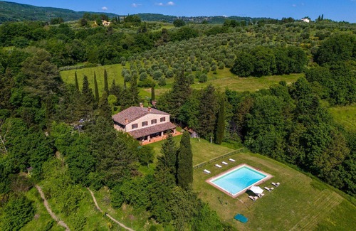 Cetona Villa | Beautiful private villa for 8 people with private pool, WIFI, TV, patio and panoramic view