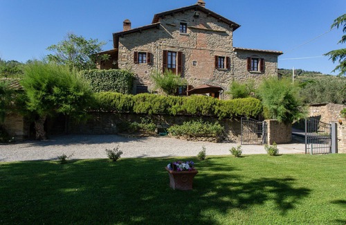 Camucia Villa | Beautiful private villa for 8 guests with WIFI, A/C, private pool, TV, terrace and panoramic view