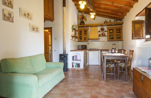 Dicomano House | Beautiful private villa for 5 guests with WIFI, hot tub, private pool, TV, patio and pets allowed