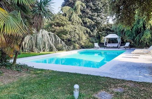 Rovato Villa | Beautiful private villa with private pool, A/C, WIFI, hot tub, TV, patio, pets allowed and parking