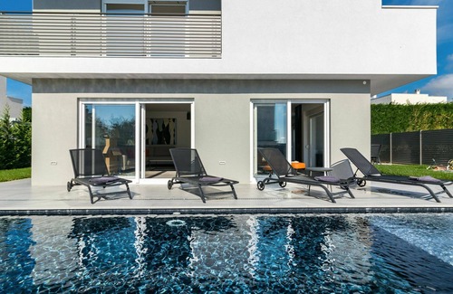 Dajla Villa | Beautiful private villa with hot tub, A/C, WIFI, private pool, TV, patio and panoramic view