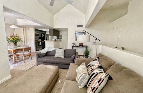 Camelback East Condo | Beautiful & Quiet 2 Bed Condo in Excellent Location!