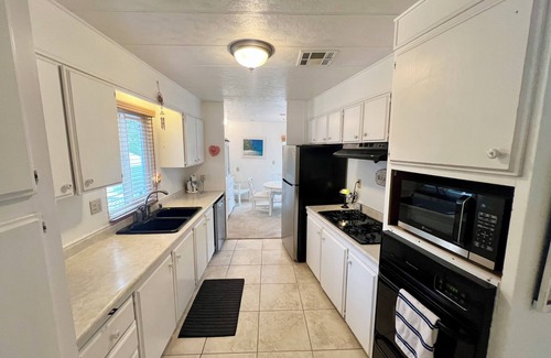 Agoura Hills House | Beautiful, Quiet Mountain View 2-bedroom mobile-home in majestic Agoura Hills
