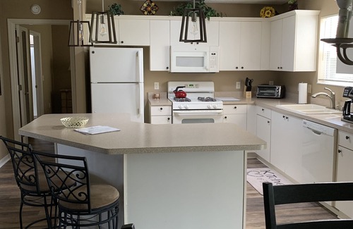 Sunset Pointe House | Beautiful Ranch close to Sumter Landing and Cane Gardens Country Club