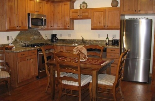 Incline Village House | Beautiful Remodeled Condo - 10% off 7 days or more!