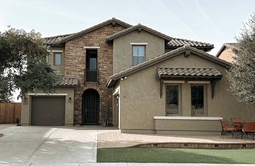 Crossriver House | Beautiful Remodeled Home with Heated Pool