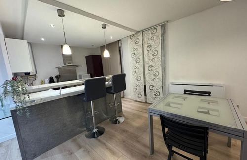Bron Apartment | Beautiful renovated 1 room garden box Eurexpo-Lyon- Stadium