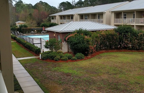 Gulf Shores Condo | Beautiful renovated condo in courtyard overlooking the pool 2nd floor