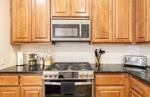 Downtown Dallas House | Beautiful Rooftop Townhouse in Downtown Dallas! Across from the Farmers Market!