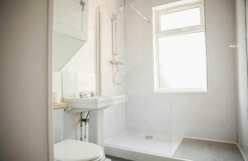 Aylestone House | Beautiful Room in Leicester