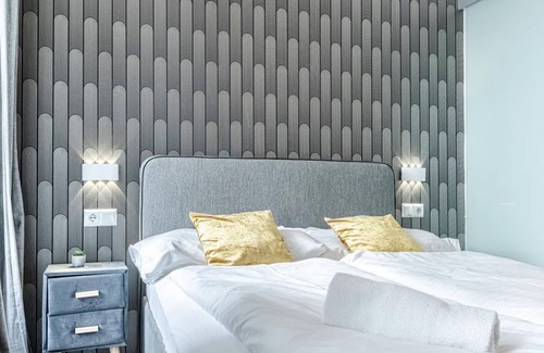 Mariahilf Hotel | Beautiful Room, Wifi & TV, Near Mariahilferstraße